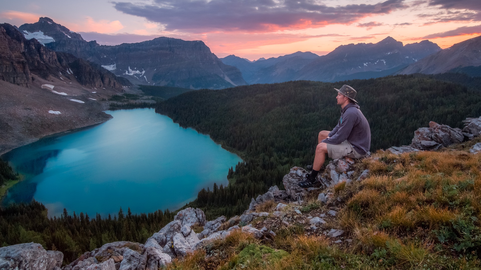 4 Types of Hikers You Meet on the Trails